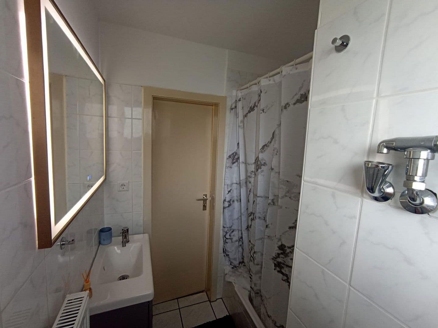 Prenájom bytu 2-izbový 30 m², Düsseldorf, Severné Porýnie - Westfálsko Prenájom bytu 2-izbový 30 m², Düsseldorf, Severné Porýnie - Westfálsko