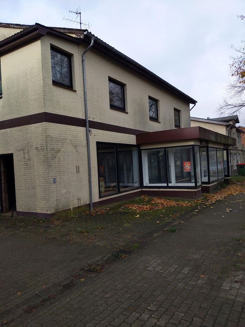 Predaj domu 186 m², pozemek 3.000 m², Brokstedt, Šlezvicko-Holštajnsko Predaj domu 186 m², pozemek 3.000 m², Brokstedt, Šlezvicko-Holštajnsko