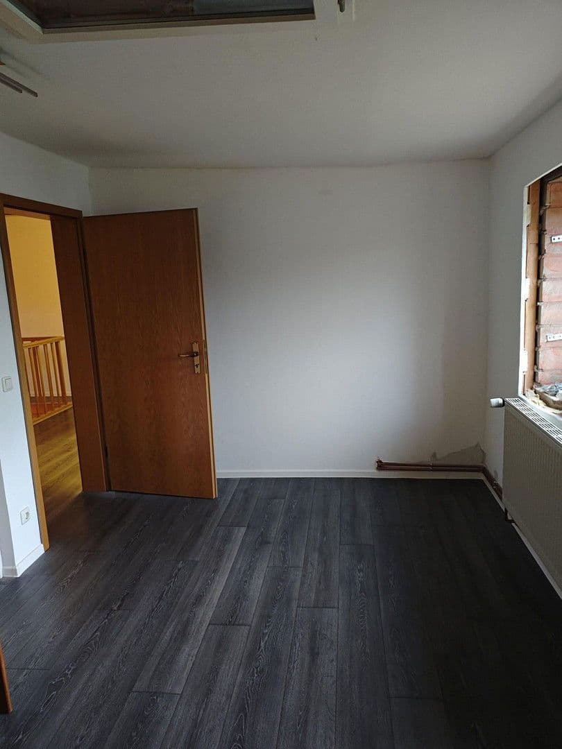 Predaj domu 186 m², pozemek 3.000 m², Brokstedt, Šlezvicko-Holštajnsko Predaj domu 186 m², pozemek 3.000 m², Brokstedt, Šlezvicko-Holštajnsko
