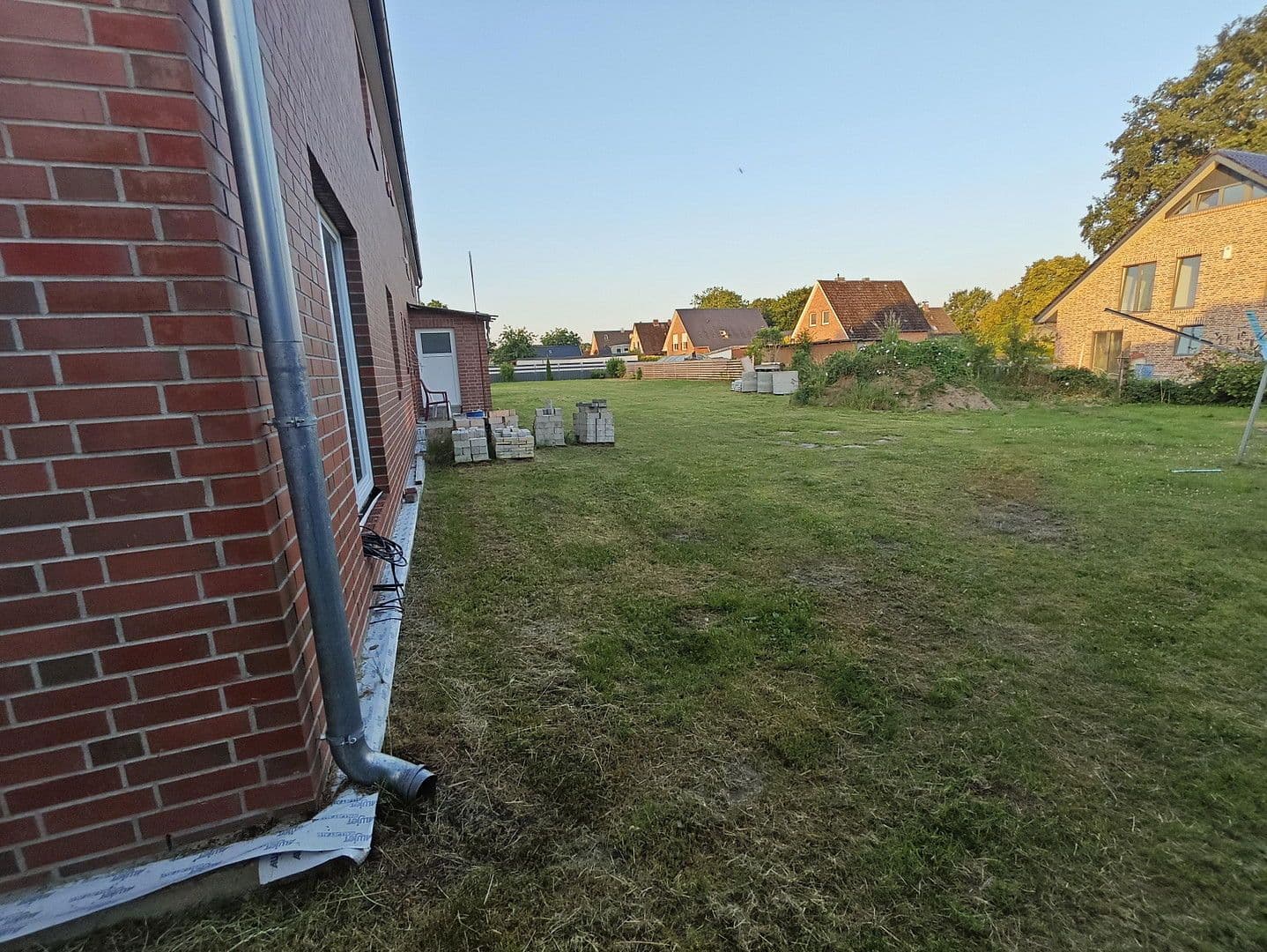 Predaj domu 186 m², pozemek 3.000 m², Brokstedt, Šlezvicko-Holštajnsko Predaj domu 186 m², pozemek 3.000 m², Brokstedt, Šlezvicko-Holštajnsko