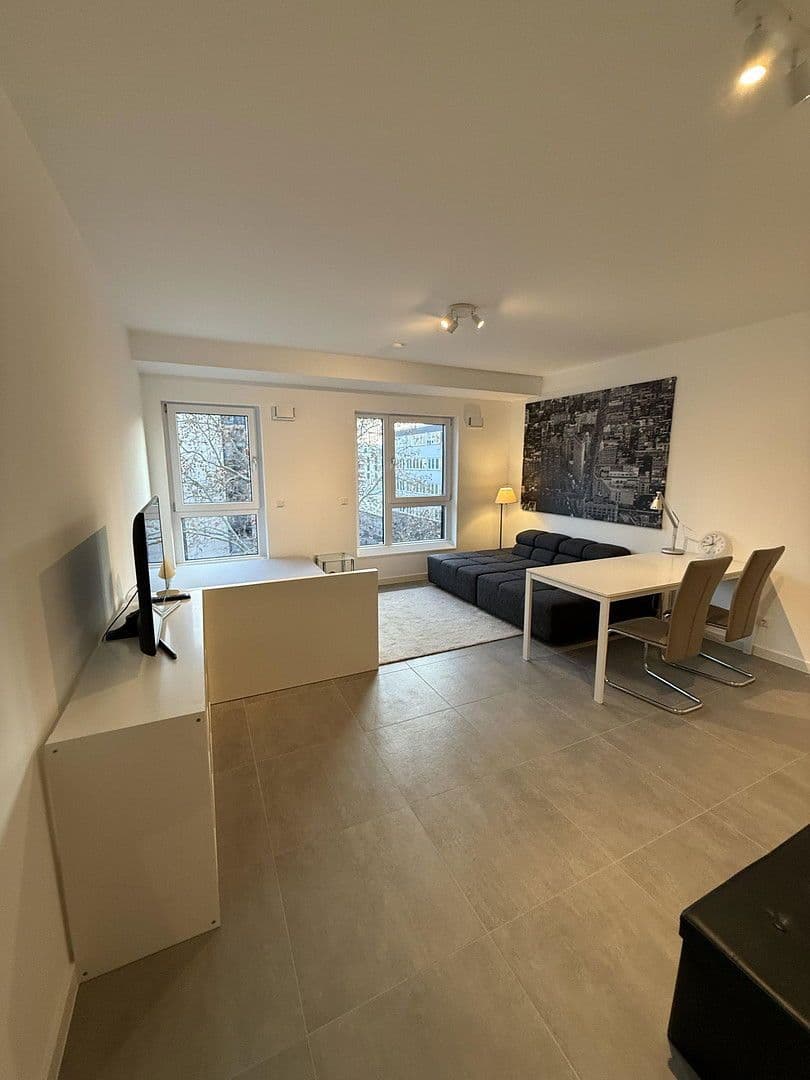 Prenájom bytu 1-izbový 48 m², Schwalbacher Straße 47, Frankfurt, Hesensko Prenájom bytu 1-izbový 48 m², Schwalbacher Straße 47, Frankfurt, Hesensko