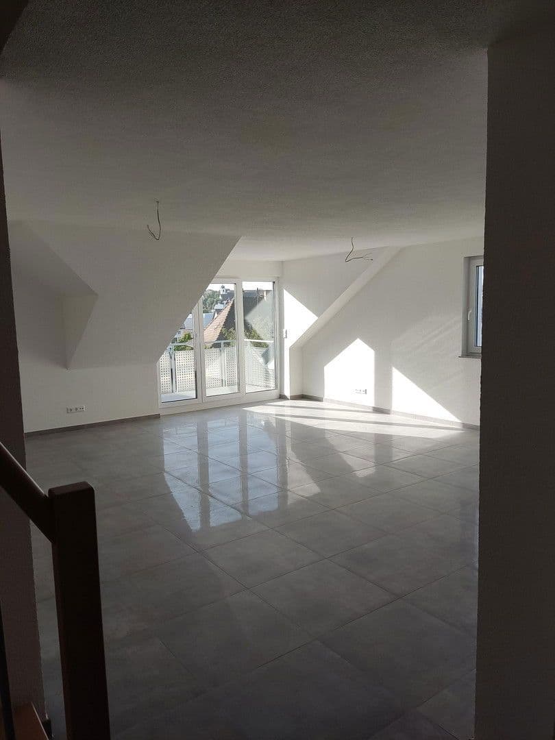 Prenájom bytu 4-izbový 119 m², Bad Rappenau, Bádensko-Wurttembersko Prenájom bytu 4-izbový 119 m², Bad Rappenau, Bádensko-Wurttembersko