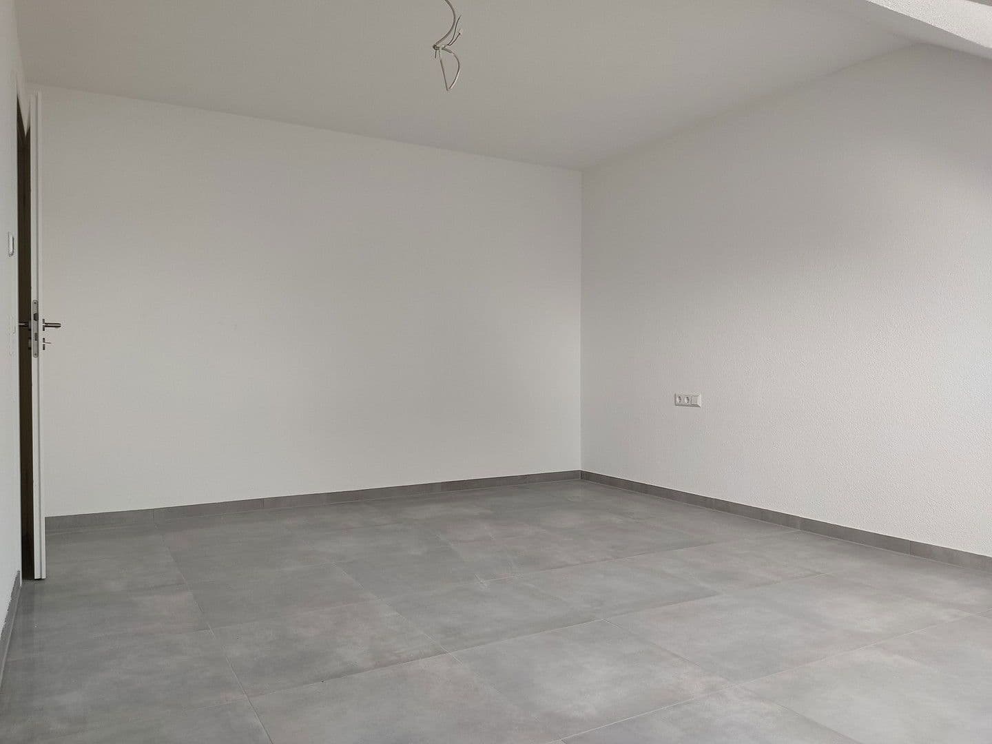 Prenájom bytu 4-izbový 119 m², Bad Rappenau, Bádensko-Wurttembersko Prenájom bytu 4-izbový 119 m², Bad Rappenau, Bádensko-Wurttembersko