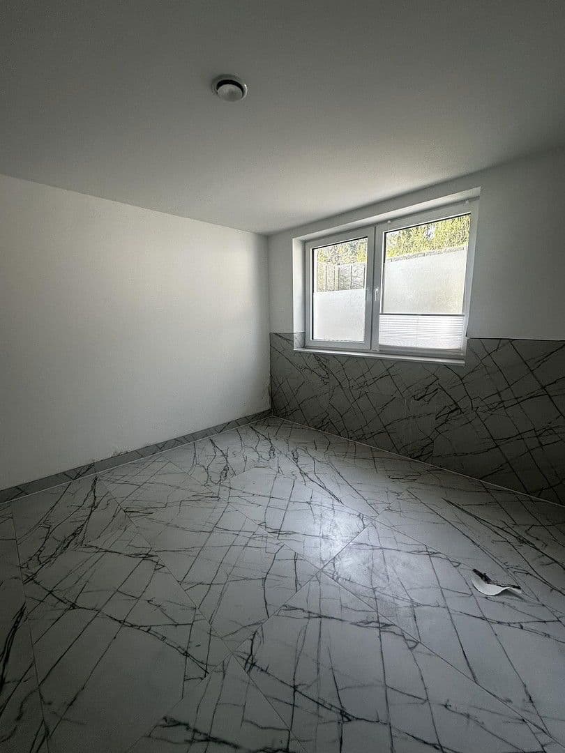 Prenájom bytu 4-izbový 125 m², Hamburg, Hamburg Prenájom bytu 4-izbový 125 m², Hamburg, Hamburg