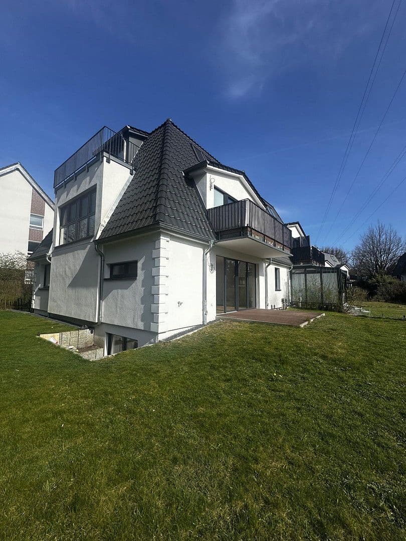 Prenájom bytu 4-izbový 125 m², Hamburg, Hamburg Prenájom bytu 4-izbový 125 m², Hamburg, Hamburg