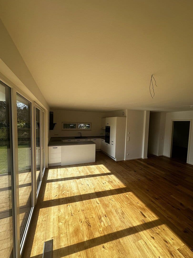 Prenájom bytu 4-izbový 125 m², Hamburg, Hamburg Prenájom bytu 4-izbový 125 m², Hamburg, Hamburg