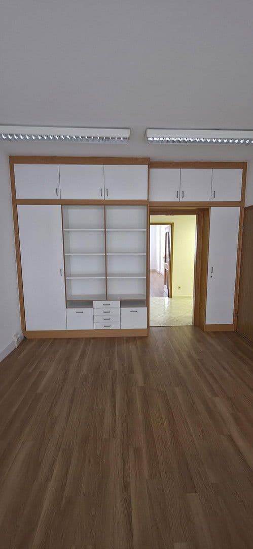 Prenájom kancelárie 77 m², Berliner Strasser 109 B, Oranienburg, Brandenbursko Prenájom kancelárie 77 m², Berliner Strasser 109 B, Oranienburg, Brandenbursko