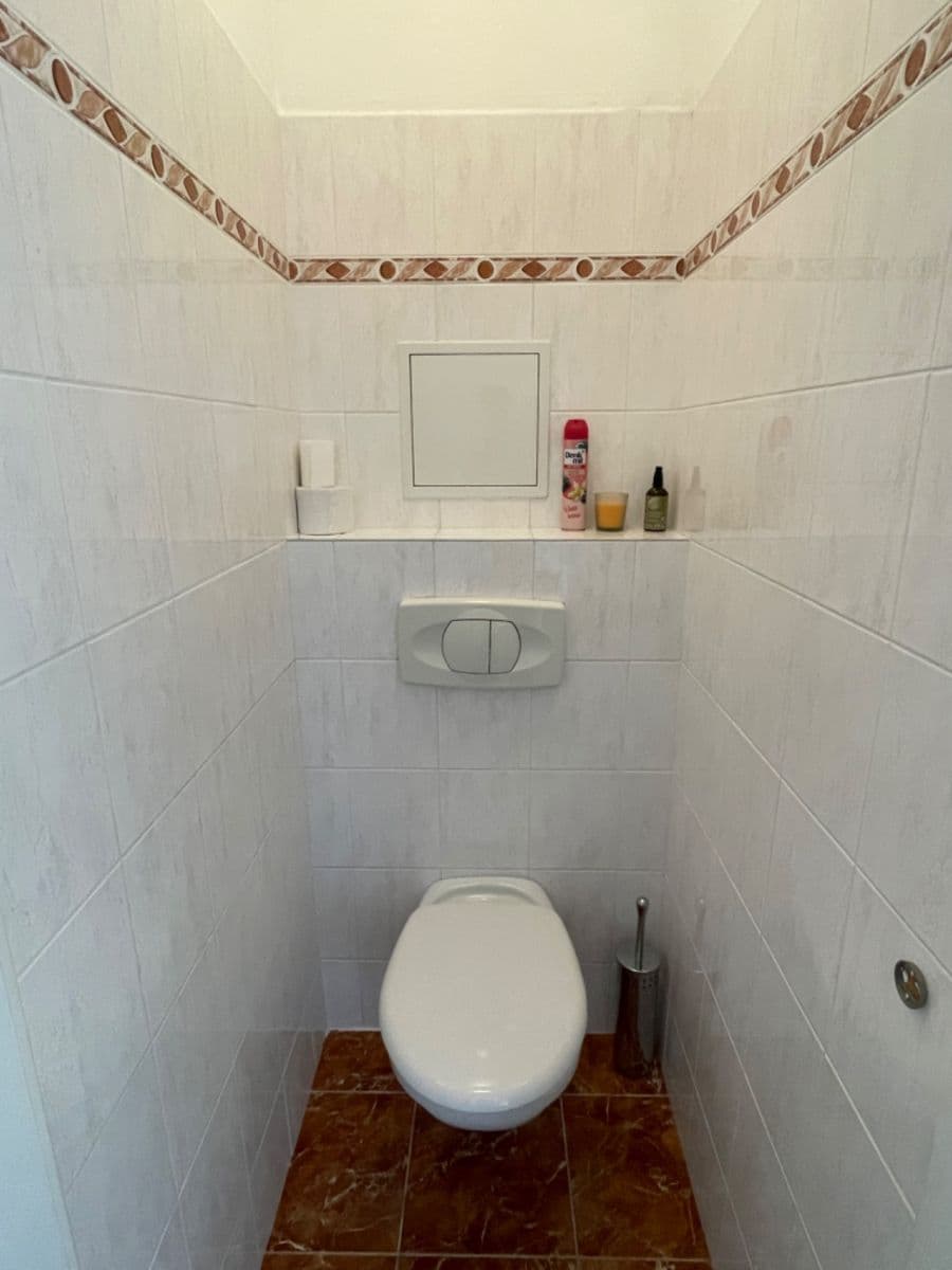 Prenájom bytu 2-izbový 40 m², Štúrova, Praha, Praha Prenájom bytu 2-izbový 40 m², Štúrova, Praha, Praha