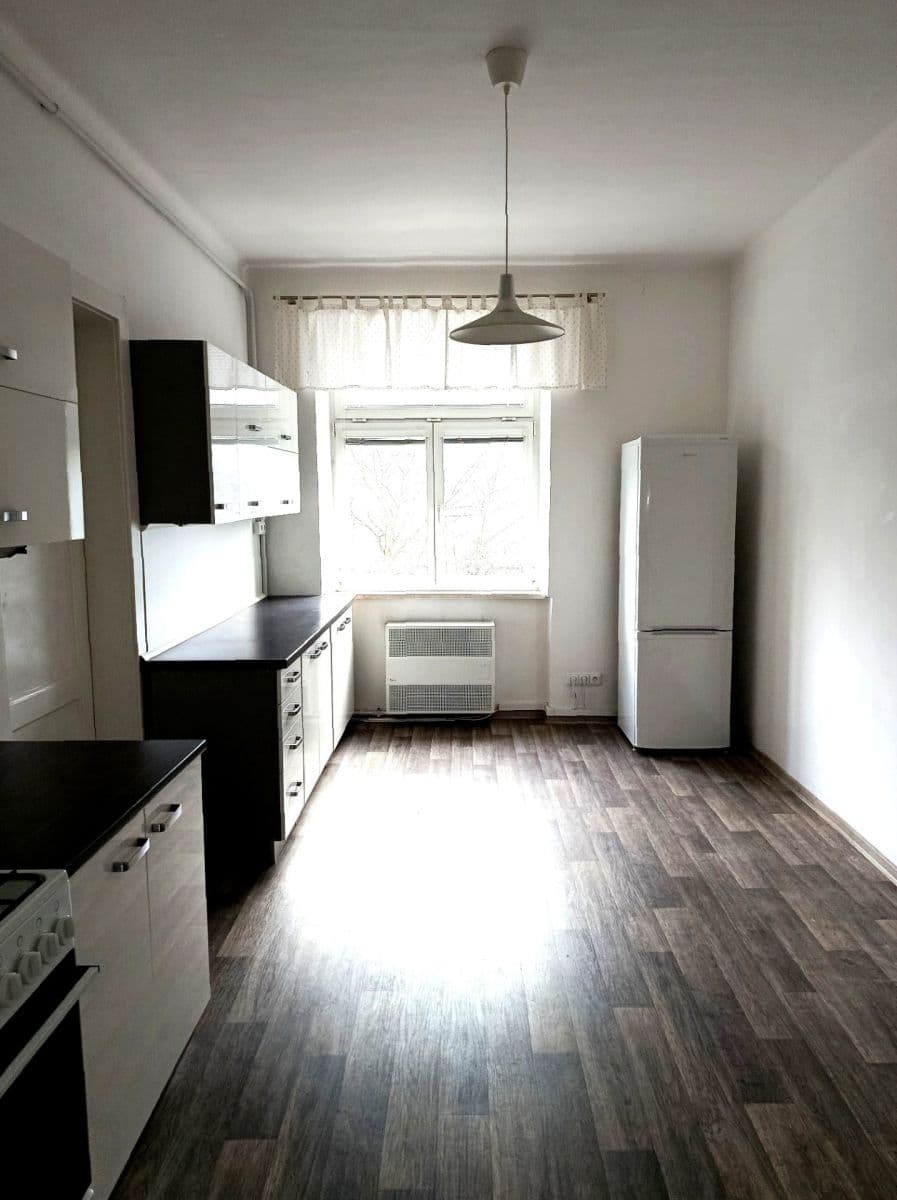 Prenájom bytu 2-izbový 66 m², Nákladní, Karlovy Vary, Karlovarský kraj Prenájom bytu 2-izbový 66 m², Nákladní, Karlovy Vary, Karlovarský kraj