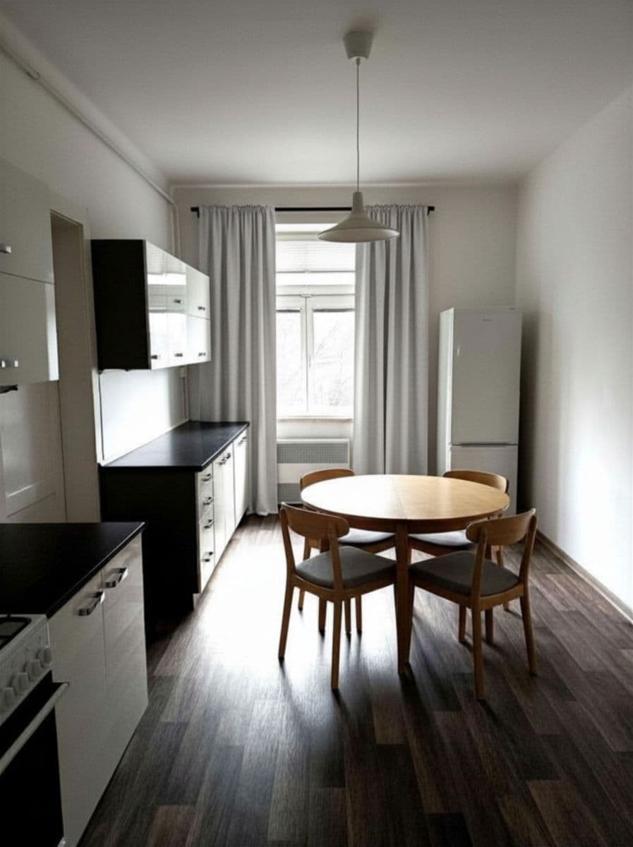 Prenájom bytu 2-izbový 66 m², Nákladní, Karlovy Vary, Karlovarský kraj Prenájom bytu 2-izbový 66 m², Nákladní, Karlovy Vary, Karlovarský kraj