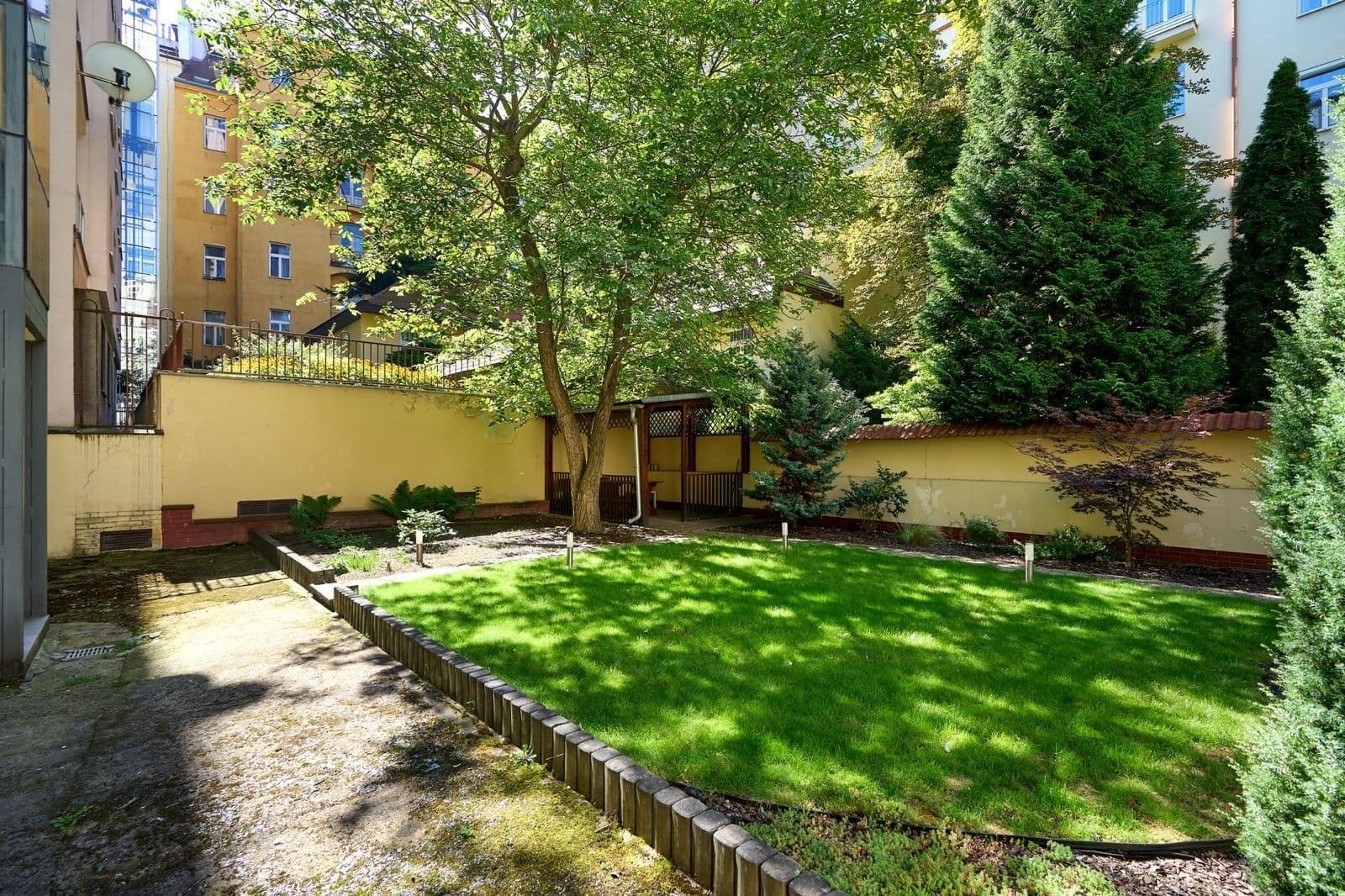 Prenájom bytu 2-izbový 51 m², Janovského, Praha, Praha Prenájom bytu 2-izbový 51 m², Janovského, Praha, Praha