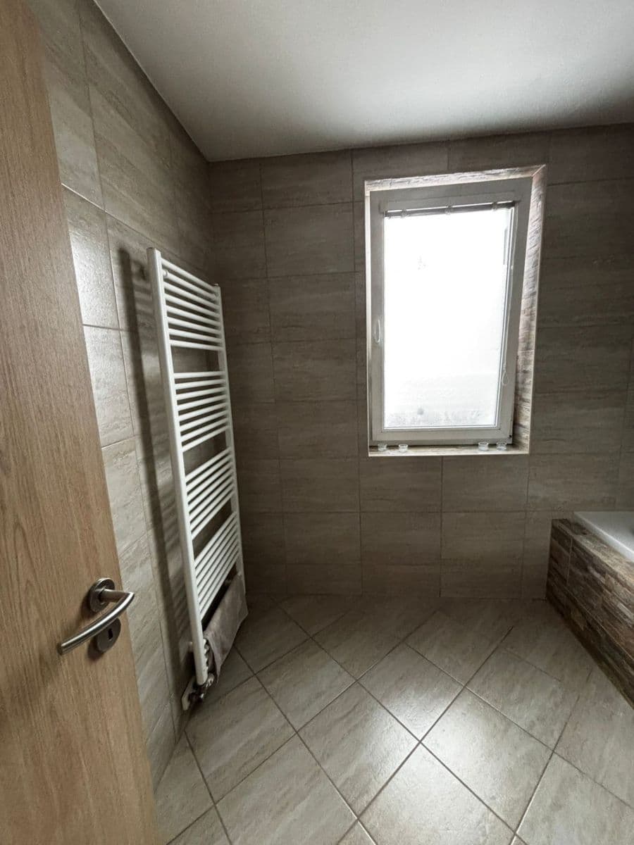 Prenájom bytu 3-izbový 110 m², Vimperk, Jihočeský kraj Prenájom bytu 3-izbový 110 m², Vimperk, Jihočeský kraj