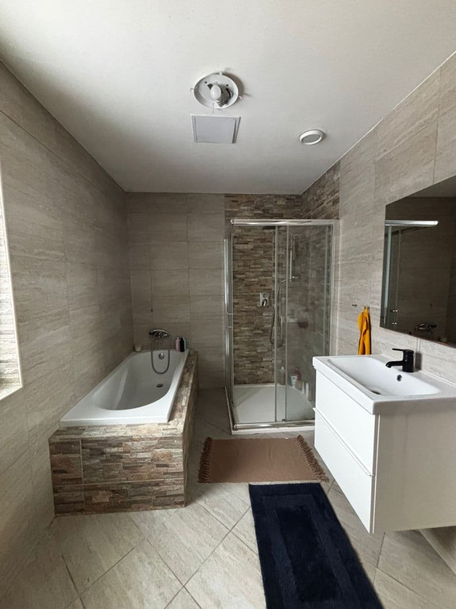 Prenájom bytu 3-izbový 110 m², Vimperk, Jihočeský kraj Prenájom bytu 3-izbový 110 m², Vimperk, Jihočeský kraj