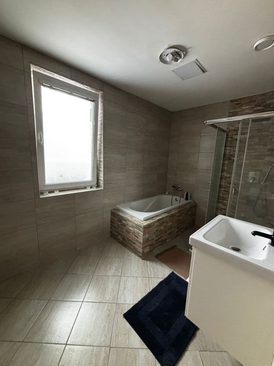 Prenájom bytu 3-izbový 110 m², Vimperk, Jihočeský kraj Prenájom bytu 3-izbový 110 m², Vimperk, Jihočeský kraj