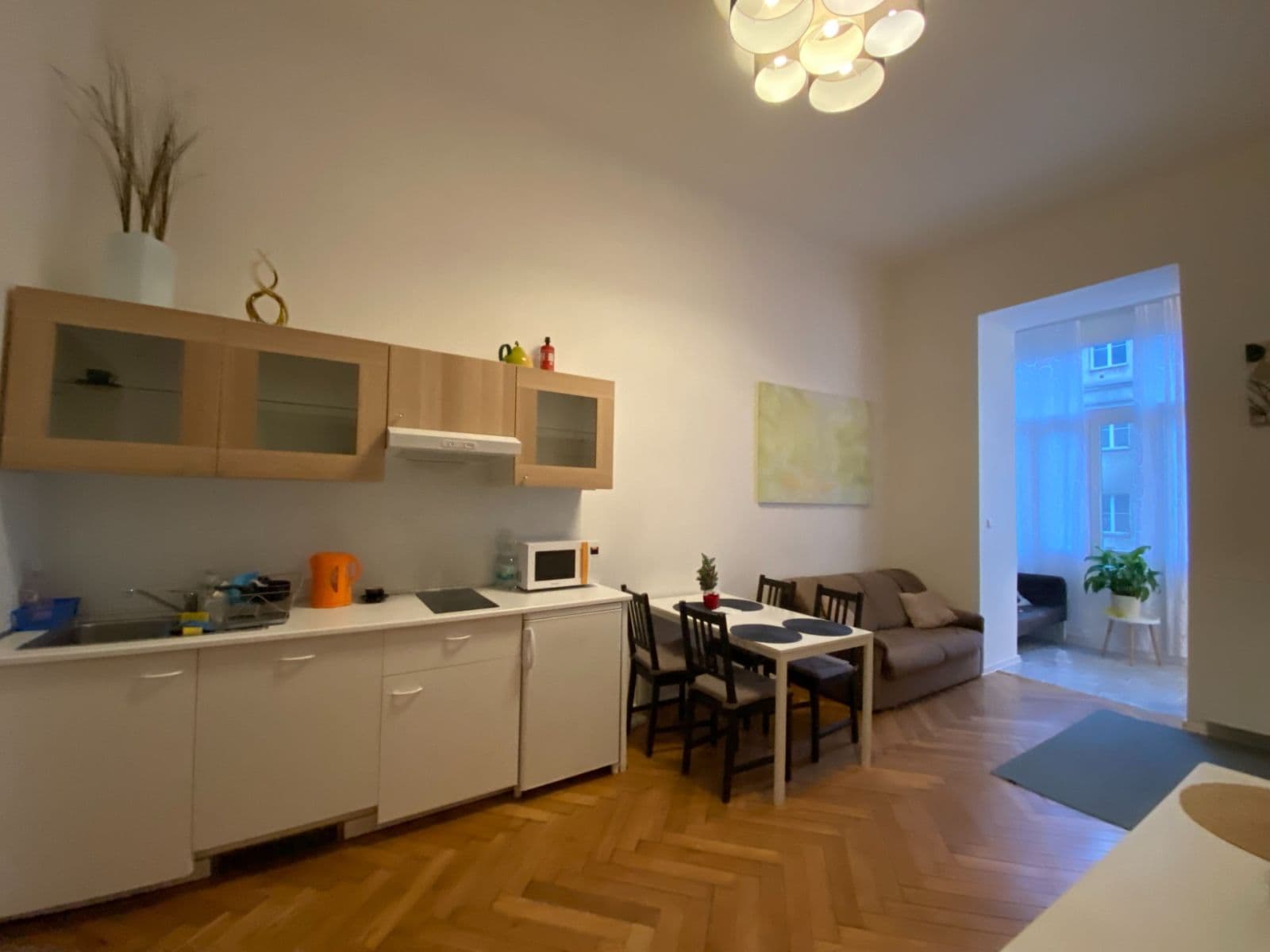 Prenájom bytu 3-izbový 87 m², Preslova, Praha, Praha Prenájom bytu 3-izbový 87 m², Preslova, Praha, Praha