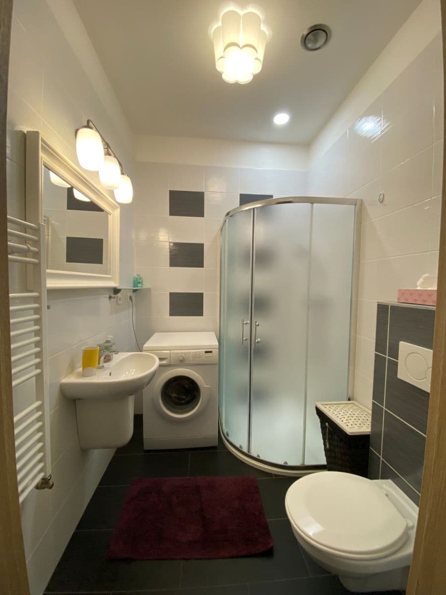 Prenájom bytu 3-izbový 87 m², Preslova, Praha, Praha Prenájom bytu 3-izbový 87 m², Preslova, Praha, Praha