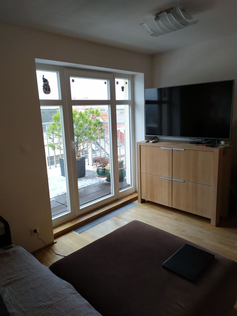 Prenájom bytu 2-izbový 58 m², Přístavní, Praha, Praha Prenájom bytu 2-izbový 58 m², Přístavní, Praha, Praha