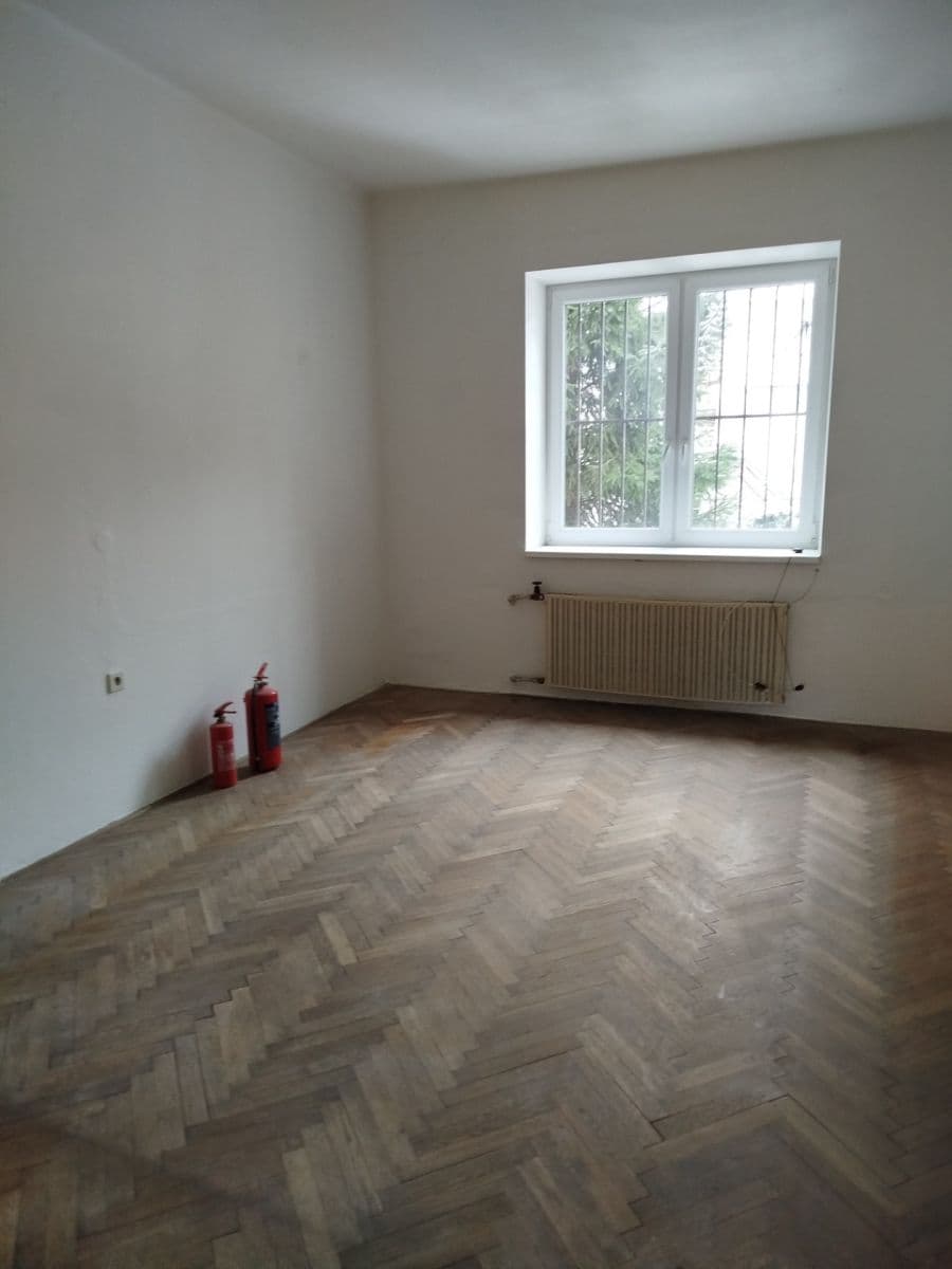 Prenájom nebytového priestoru 86 m², Husovo náměstí, Lysá nad Labem, Středočeský kraj Prenájom nebytového priestoru 86 m², Husovo náměstí, Lysá nad Labem, Středočeský kraj