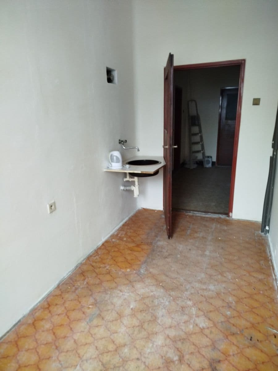 Prenájom nebytového priestoru 86 m², Husovo náměstí, Lysá nad Labem, Středočeský kraj Prenájom nebytového priestoru 86 m², Husovo náměstí, Lysá nad Labem, Středočeský kraj