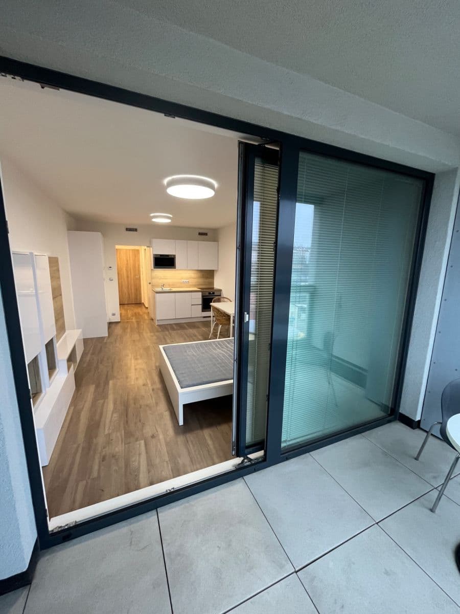 Prenájom bytu 1-izbový 33 m², Kurta Konráda, Praha, Praha Prenájom bytu 1-izbový 33 m², Kurta Konráda, Praha, Praha