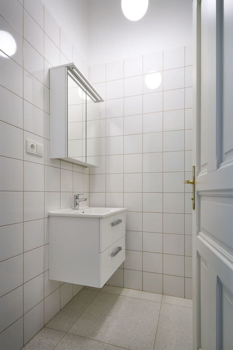 Prenájom bytu 1-izbový 32 m², 28. pluku, Praha, Praha Prenájom bytu 1-izbový 32 m², 28. pluku, Praha, Praha