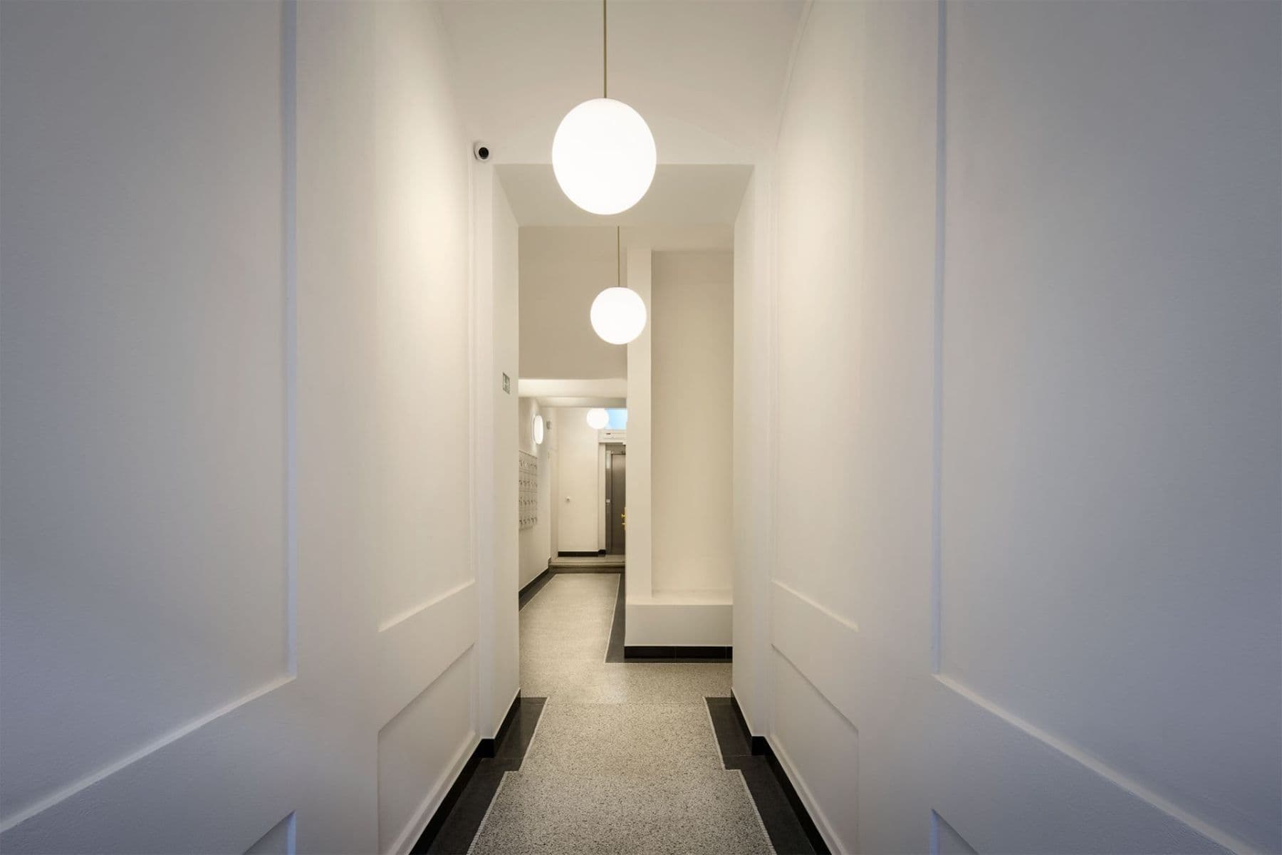 Prenájom bytu 1-izbový 32 m², 28. pluku, Praha, Praha Prenájom bytu 1-izbový 32 m², 28. pluku, Praha, Praha