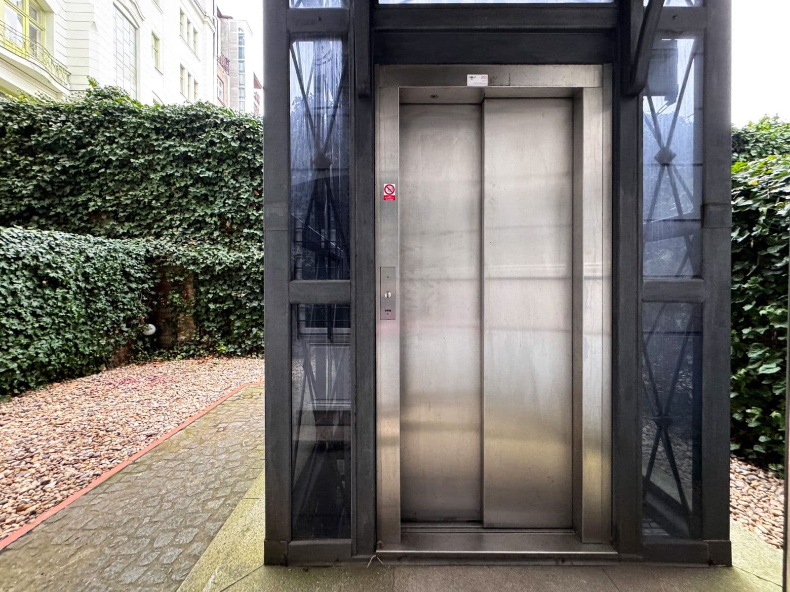 Prenájom bytu 105 m², Anny Letenské, Praha, Praha Prenájom bytu 105 m², Anny Letenské, Praha, Praha