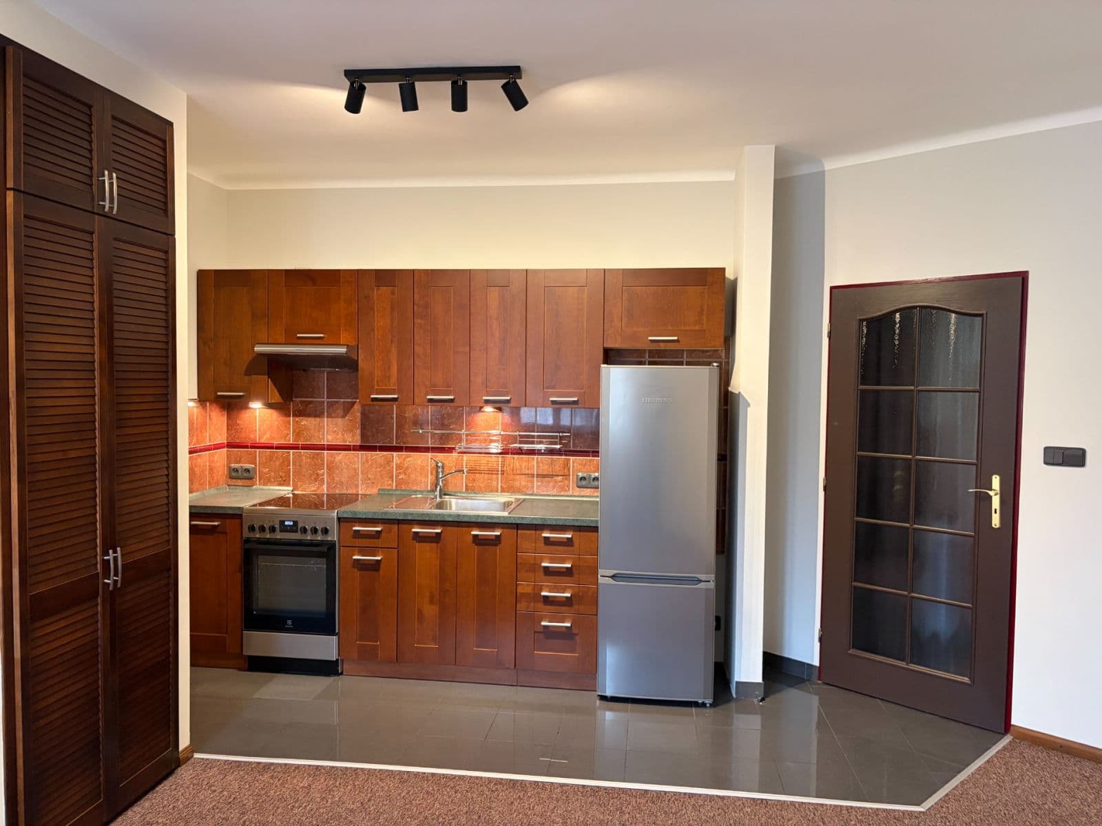 Prenájom bytu 1-izbový 25 m², Žateckých, Praha, Praha Prenájom bytu 1-izbový 25 m², Žateckých, Praha, Praha