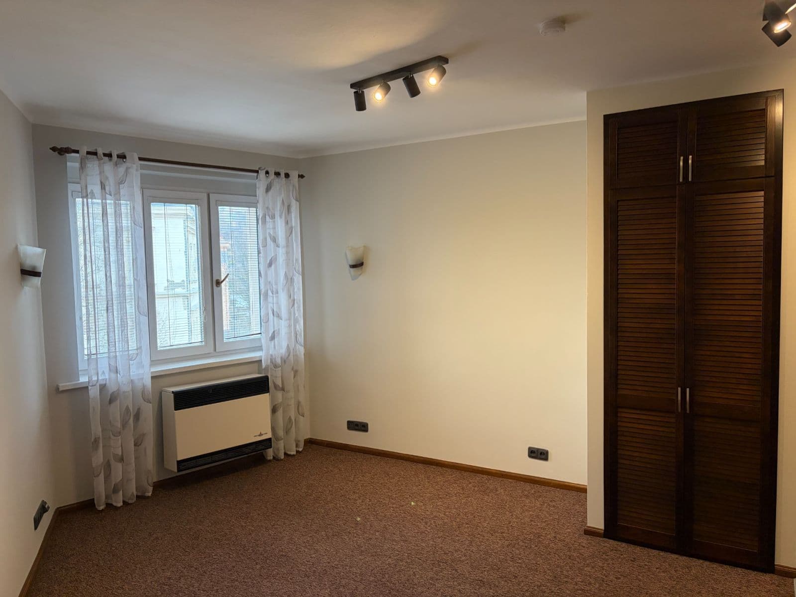 Prenájom bytu 1-izbový 25 m², Žateckých, Praha, Praha Prenájom bytu 1-izbový 25 m², Žateckých, Praha, Praha