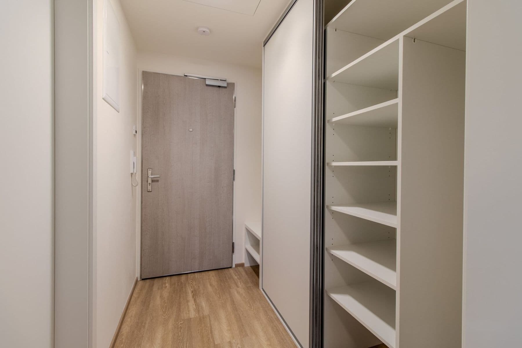 Prenájom bytu 1-izbový 32 m², Poděbradská, Praha, Praha Prenájom bytu 1-izbový 32 m², Poděbradská, Praha, Praha
