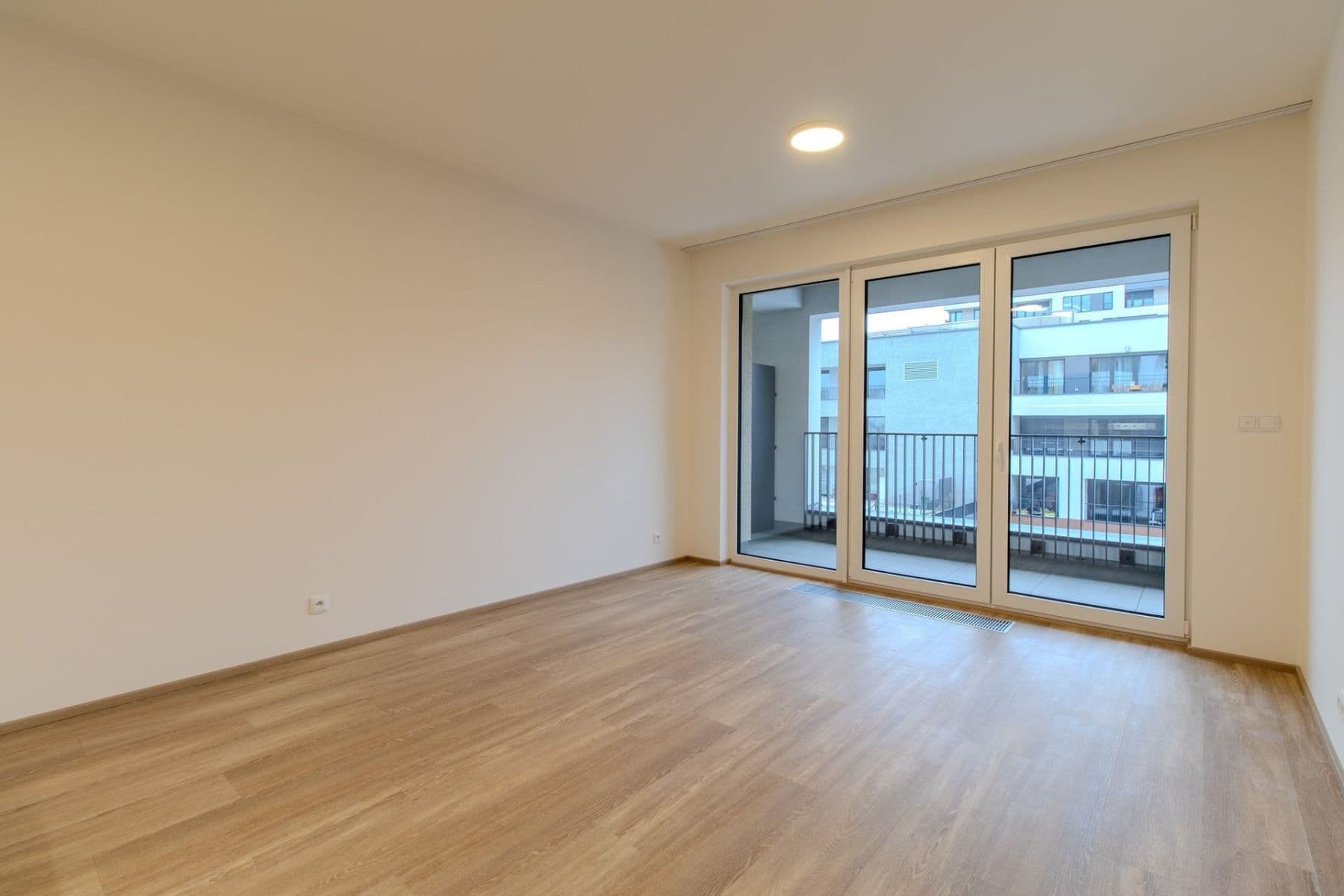 Prenájom bytu 1-izbový 32 m², Poděbradská, Praha, Praha Prenájom bytu 1-izbový 32 m², Poděbradská, Praha, Praha