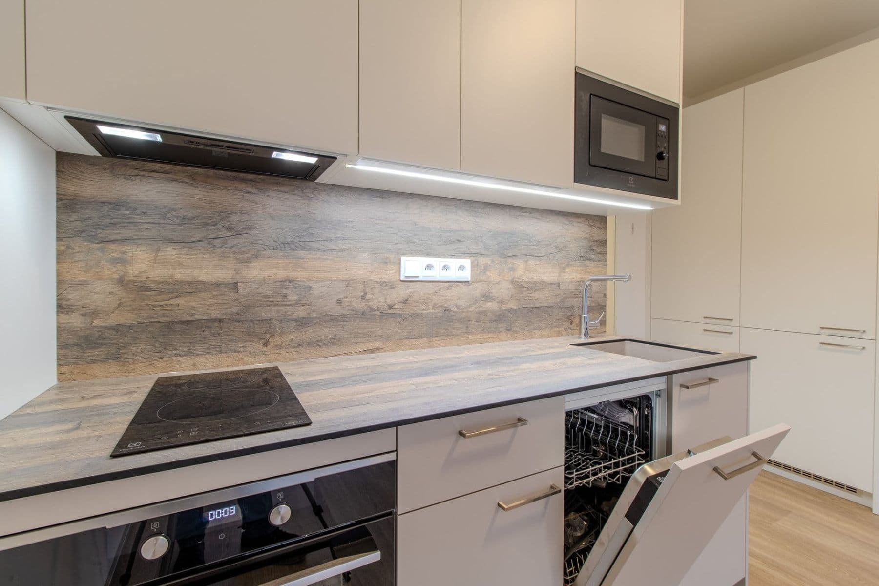 Prenájom bytu 1-izbový 32 m², Poděbradská, Praha, Praha Prenájom bytu 1-izbový 32 m², Poděbradská, Praha, Praha