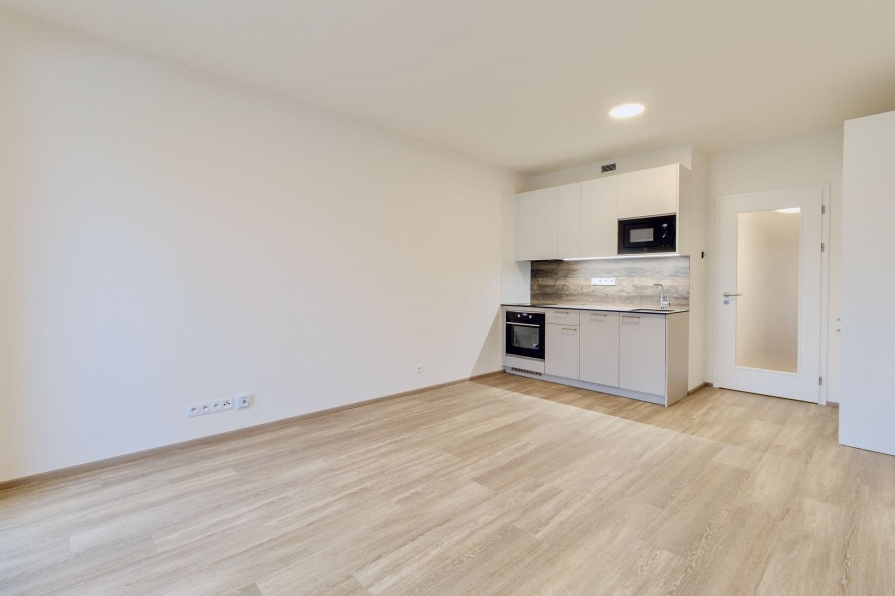 Prenájom bytu 1-izbový 32 m², Poděbradská, Praha, Praha Prenájom bytu 1-izbový 32 m², Poděbradská, Praha, Praha