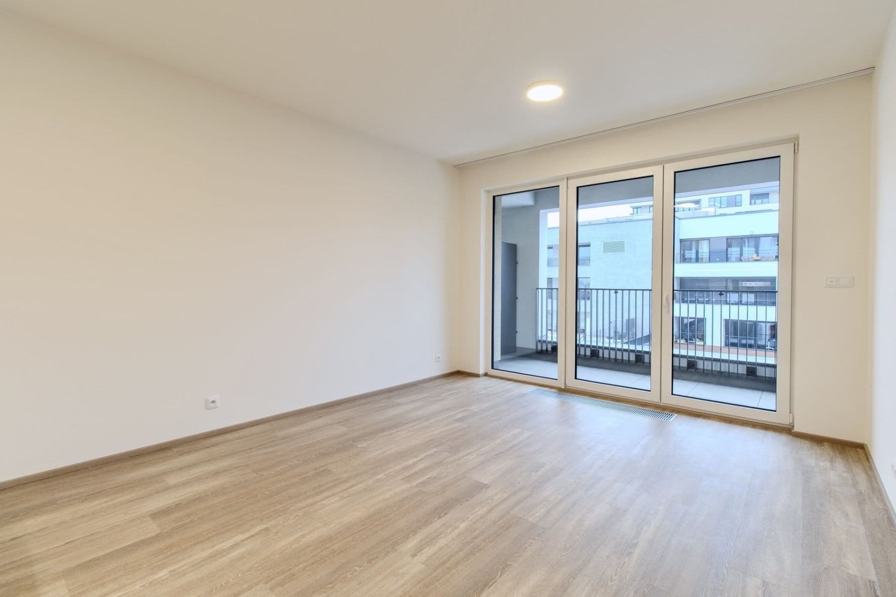 Prenájom bytu 1-izbový 32 m², Poděbradská, Praha, Praha Prenájom bytu 1-izbový 32 m², Poděbradská, Praha, Praha