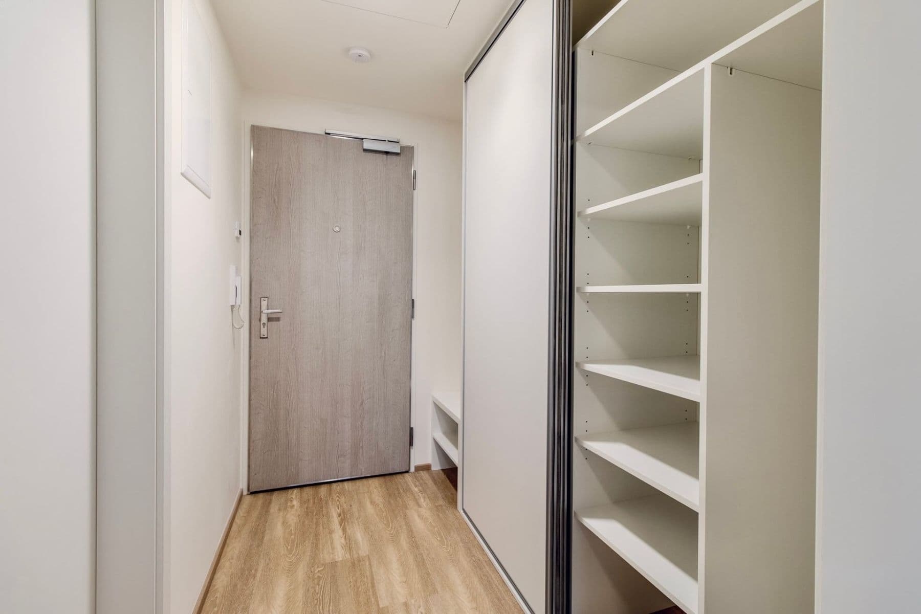 Prenájom bytu 1-izbový 32 m², Poděbradská, Praha, Praha Prenájom bytu 1-izbový 32 m², Poděbradská, Praha, Praha