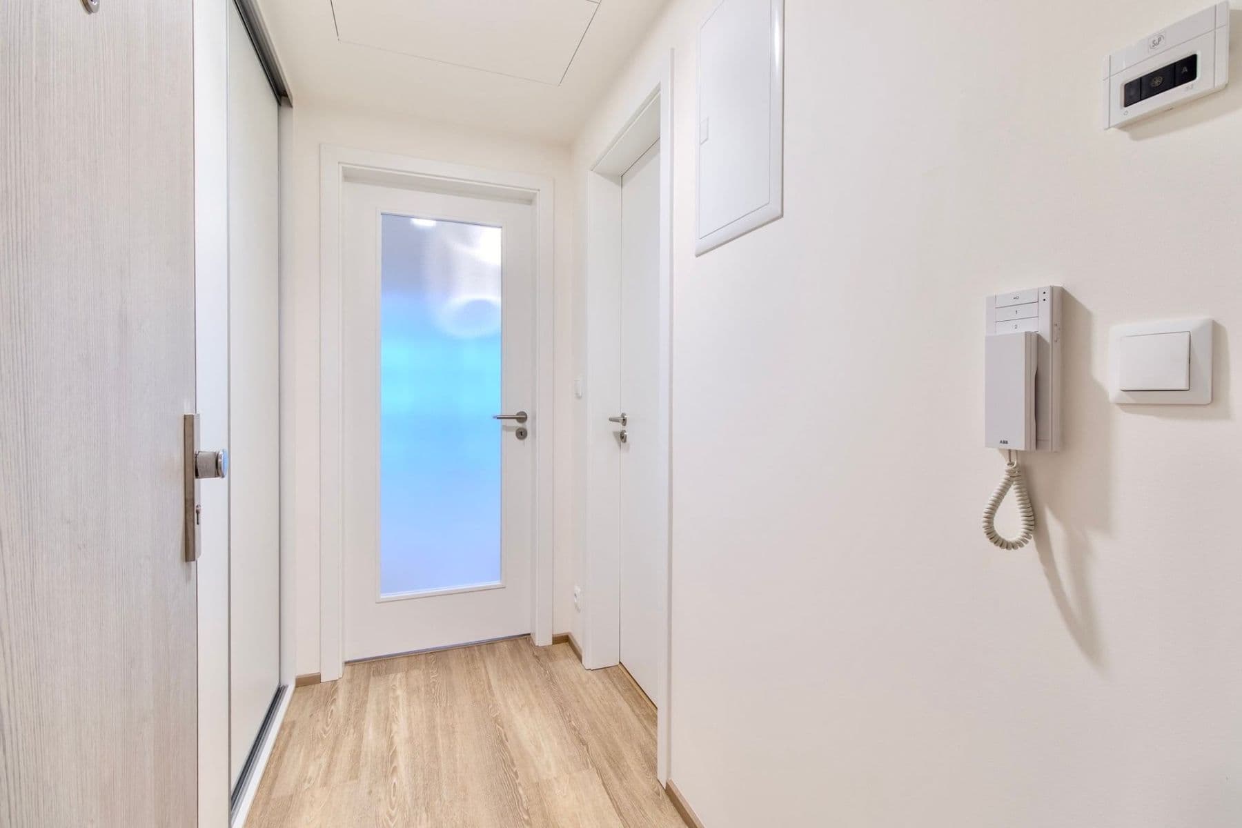 Prenájom bytu 1-izbový 32 m², Poděbradská, Praha, Praha Prenájom bytu 1-izbový 32 m², Poděbradská, Praha, Praha