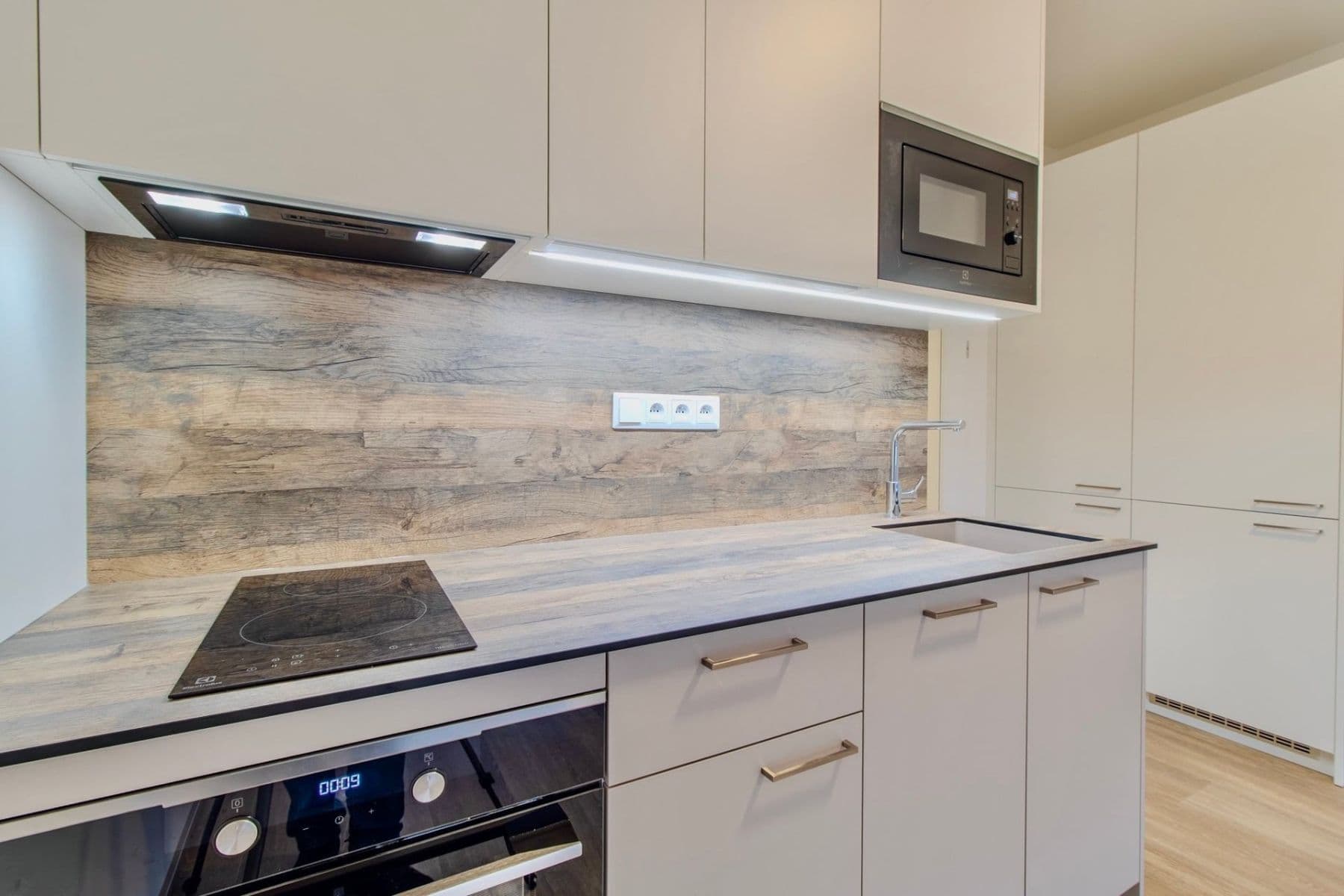 Prenájom bytu 1-izbový 32 m², Poděbradská, Praha, Praha Prenájom bytu 1-izbový 32 m², Poděbradská, Praha, Praha