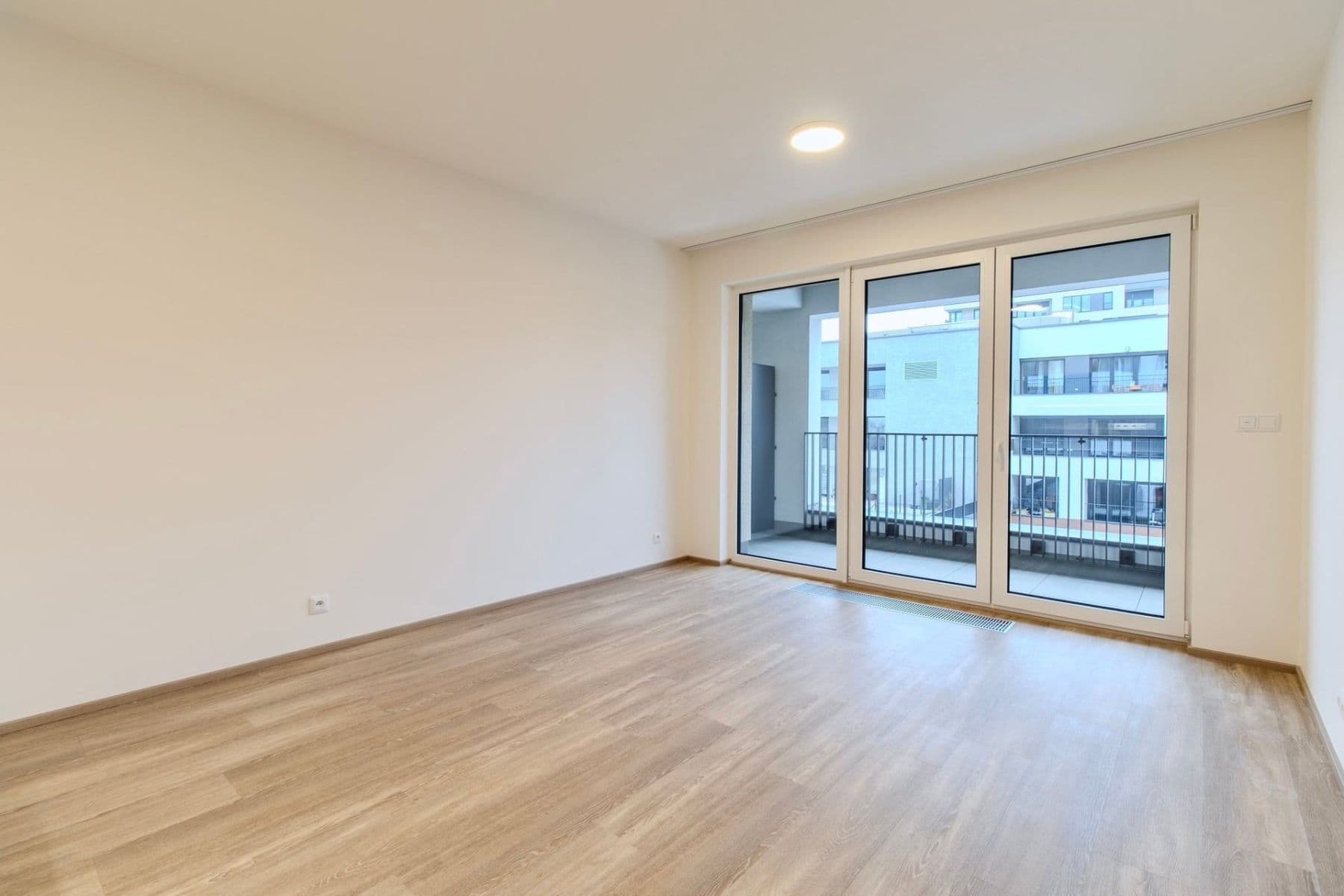 Prenájom bytu 1-izbový 32 m², Poděbradská, Praha, Praha Prenájom bytu 1-izbový 32 m², Poděbradská, Praha, Praha