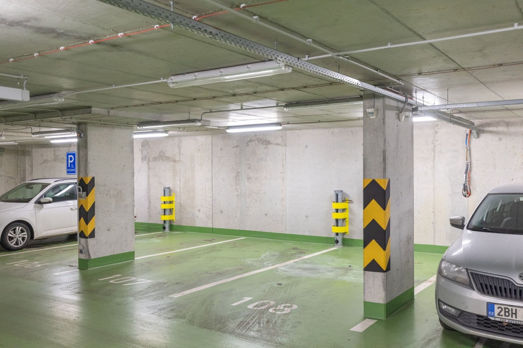 Prenájom bytu 1-izbový 28 m², Škrábkových, Praha, Praha Prenájom bytu 1-izbový 28 m², Škrábkových, Praha, Praha