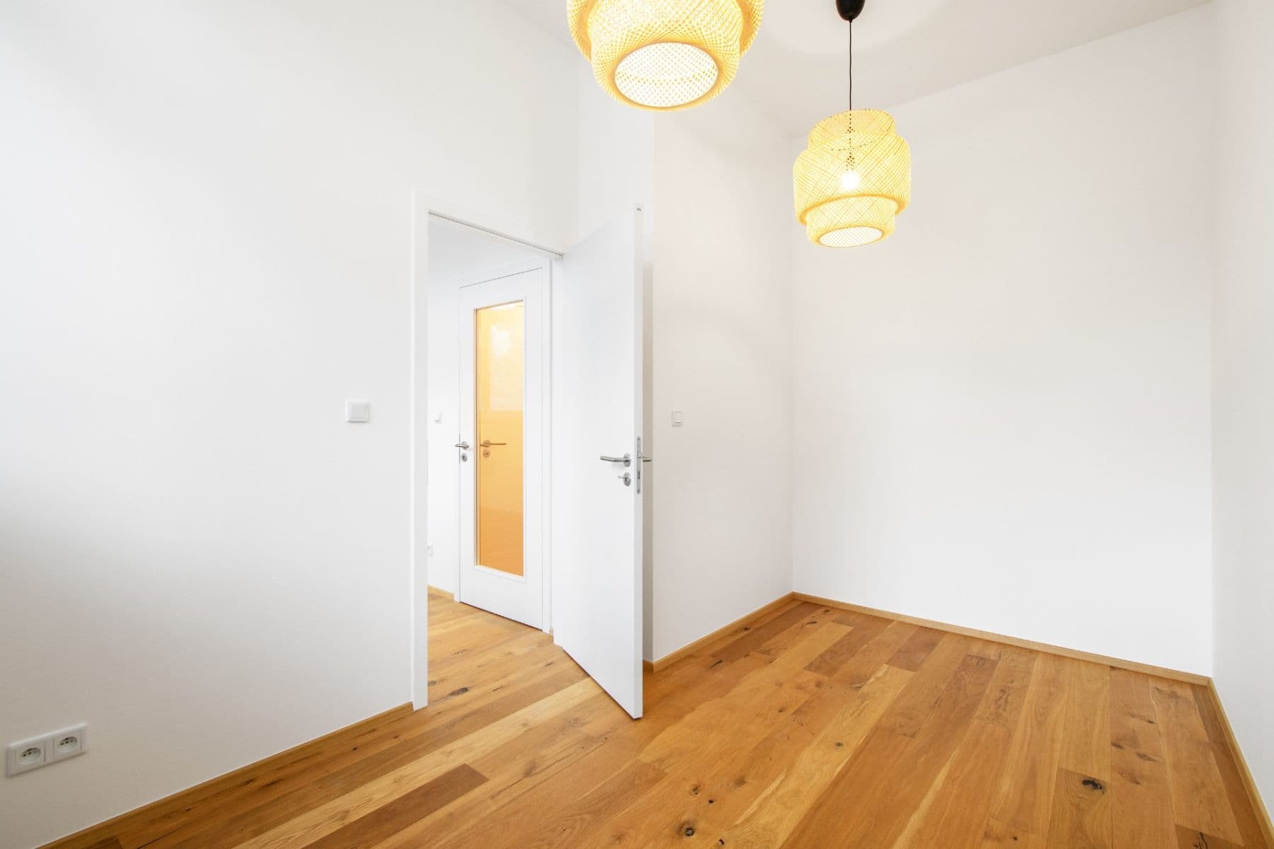 Prenájom bytu 2-izbový 37 m², Perucká, Praha, Praha Prenájom bytu 2-izbový 37 m², Perucká, Praha, Praha