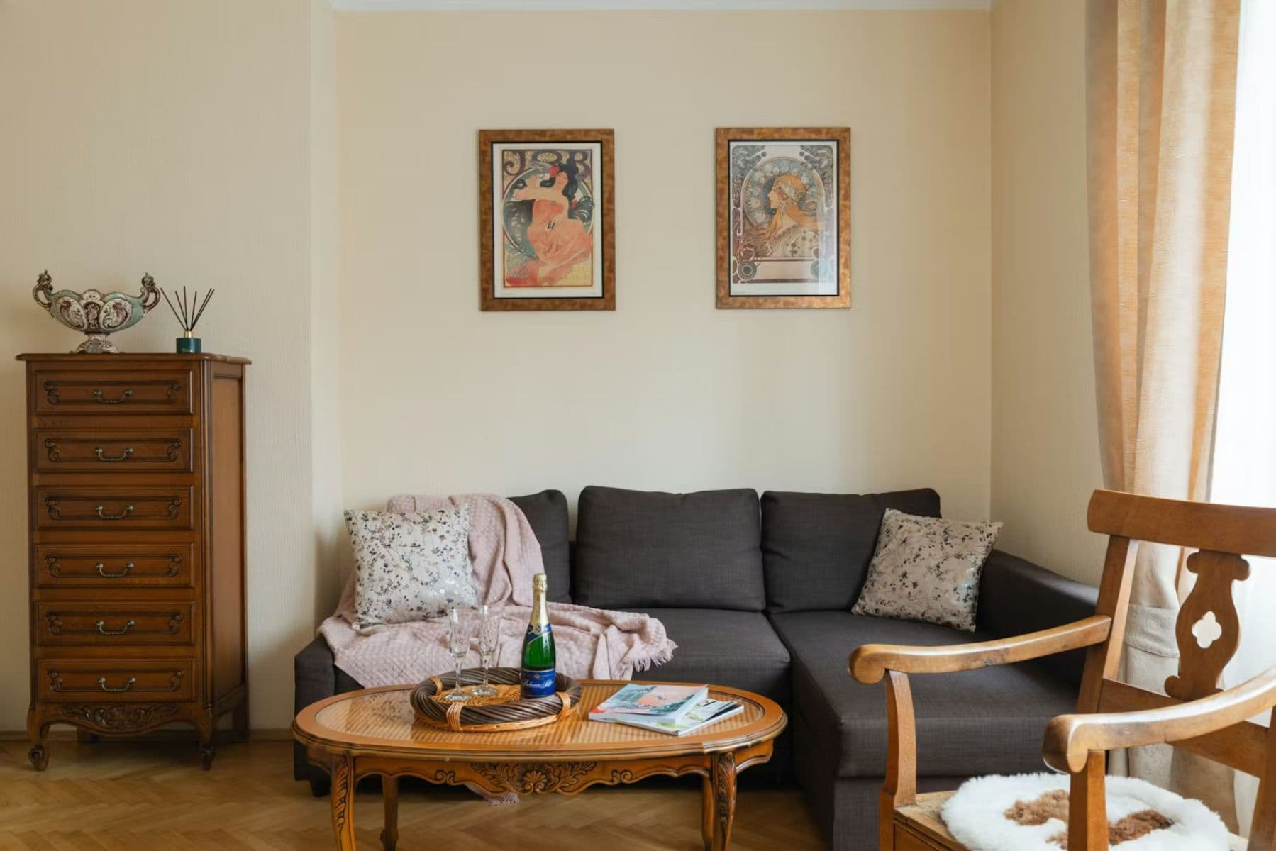 Prenájom bytu 2-izbový 65 m², Kozí, Praha, Praha Prenájom bytu 2-izbový 65 m², Kozí, Praha, Praha