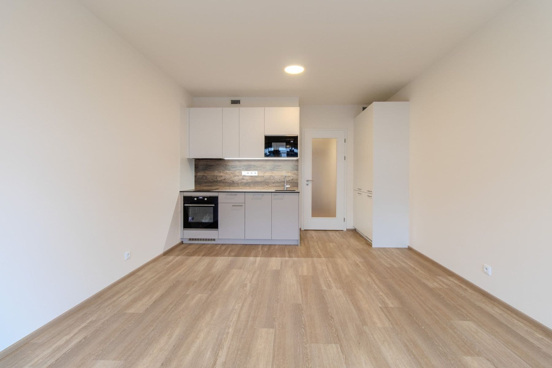 Prenájom bytu 1-izbový 32 m², Poděbradská, Praha, Praha Prenájom bytu 1-izbový 32 m², Poděbradská, Praha, Praha