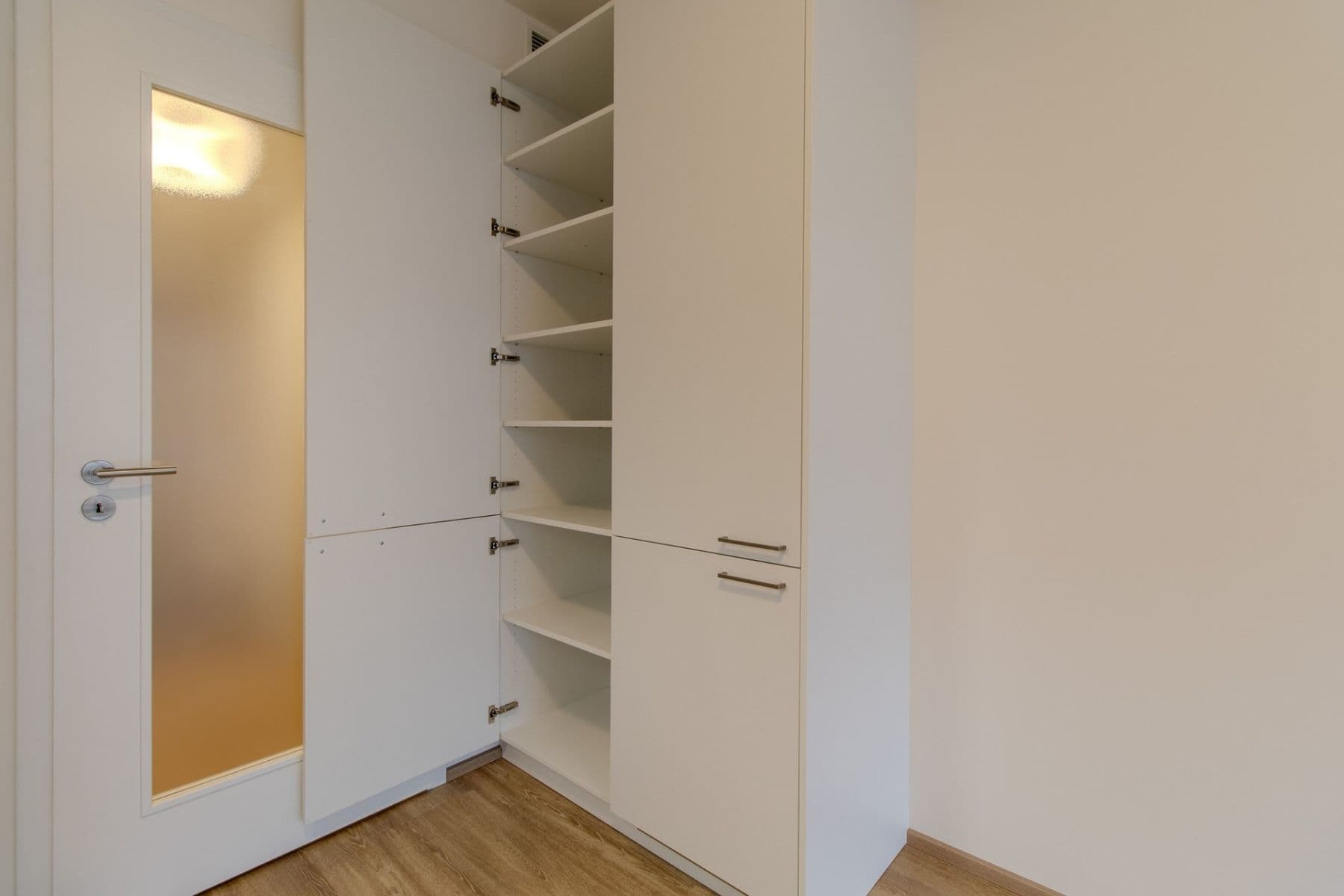 Prenájom bytu 1-izbový 32 m², Poděbradská, Praha, Praha Prenájom bytu 1-izbový 32 m², Poděbradská, Praha, Praha
