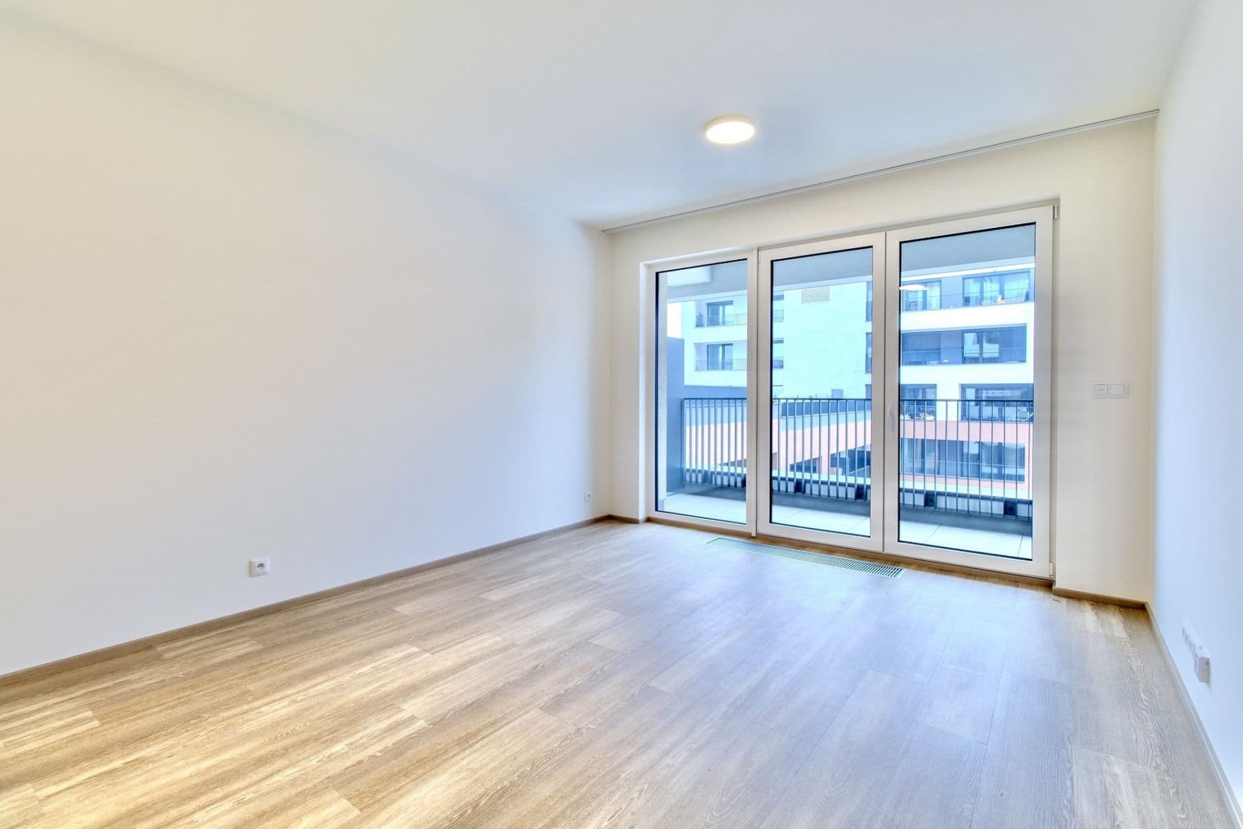 Prenájom bytu 1-izbový 32 m², Poděbradská, Praha, Praha Prenájom bytu 1-izbový 32 m², Poděbradská, Praha, Praha