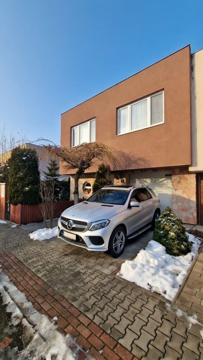 Predaj domu 135 m², pozemek 400 m², Duhová, Říčany, Středočeský kraj Predaj domu 135 m², pozemek 400 m², Duhová, Říčany, Středočeský kraj