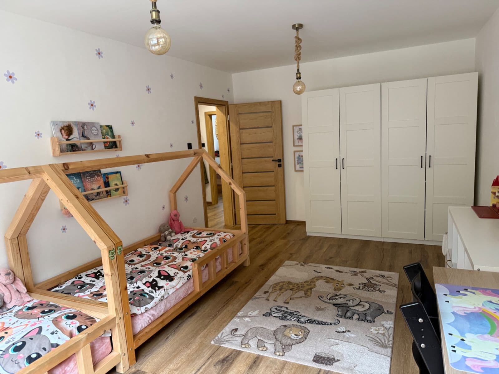 Predaj bytu 3-izbový 81 m², Saská, Děčín, Ústecký kraj Predaj bytu 3-izbový 81 m², Saská, Děčín, Ústecký kraj