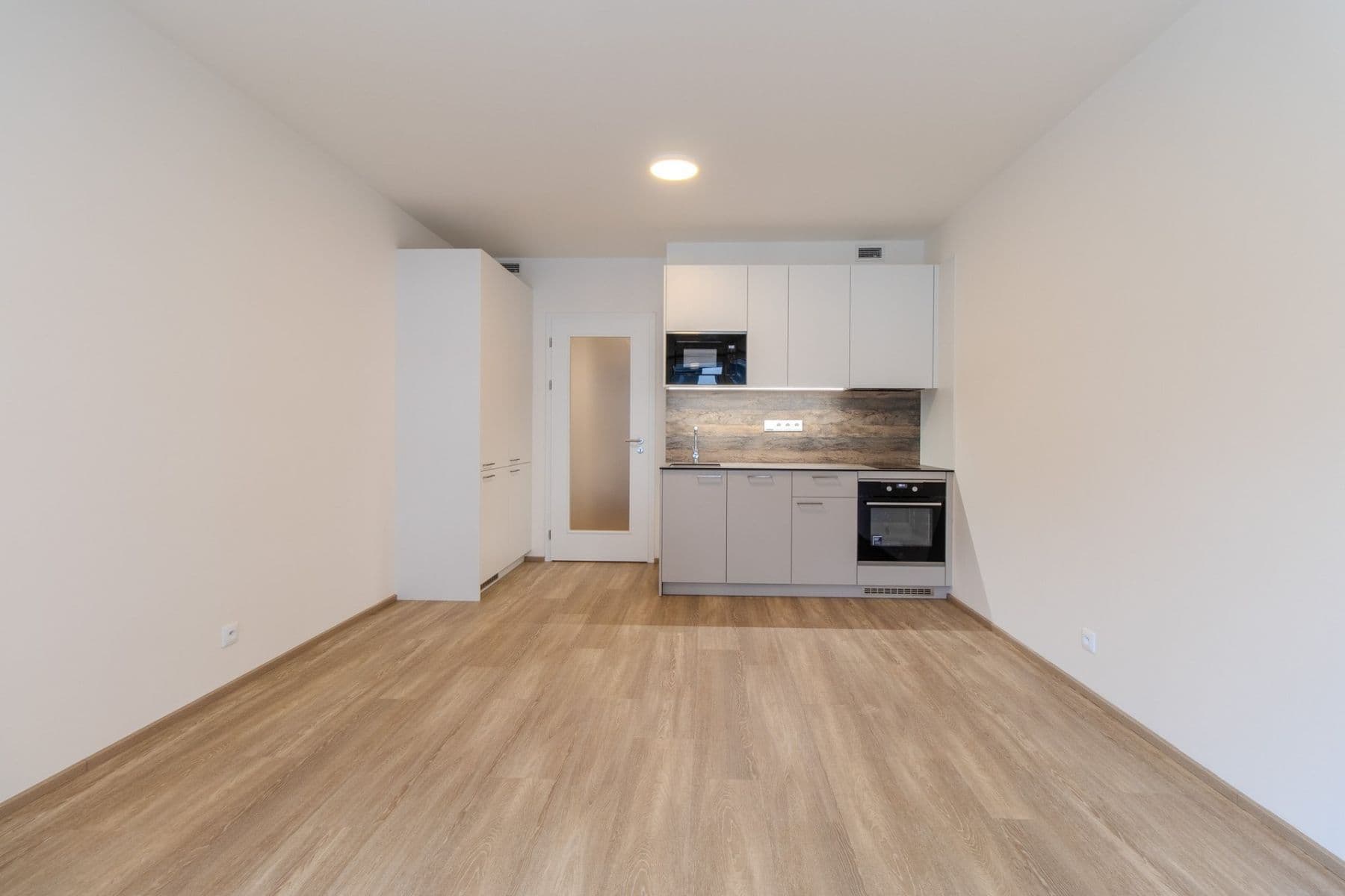 Prenájom bytu 1-izbový 32 m², Poděbradská, Praha, Praha Prenájom bytu 1-izbový 32 m², Poděbradská, Praha, Praha