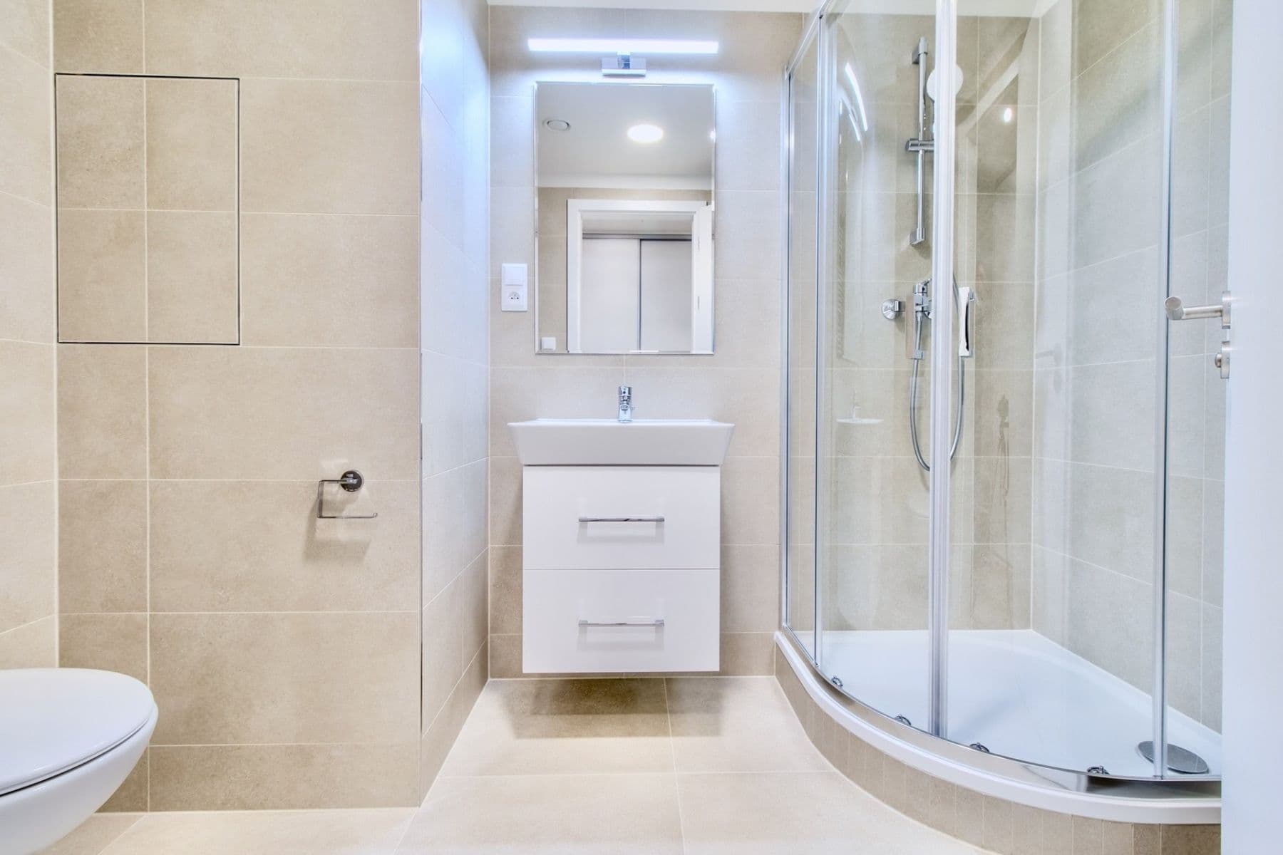 Prenájom bytu 1-izbový 32 m², Poděbradská, Praha, Praha Prenájom bytu 1-izbový 32 m², Poděbradská, Praha, Praha