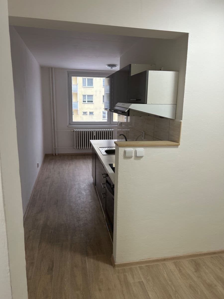 Prenájom bytu 2-izbový 54 m², C. Boudy, Třebíč, Kraj Vysočina Prenájom bytu 2-izbový 54 m², C. Boudy, Třebíč, Kraj Vysočina