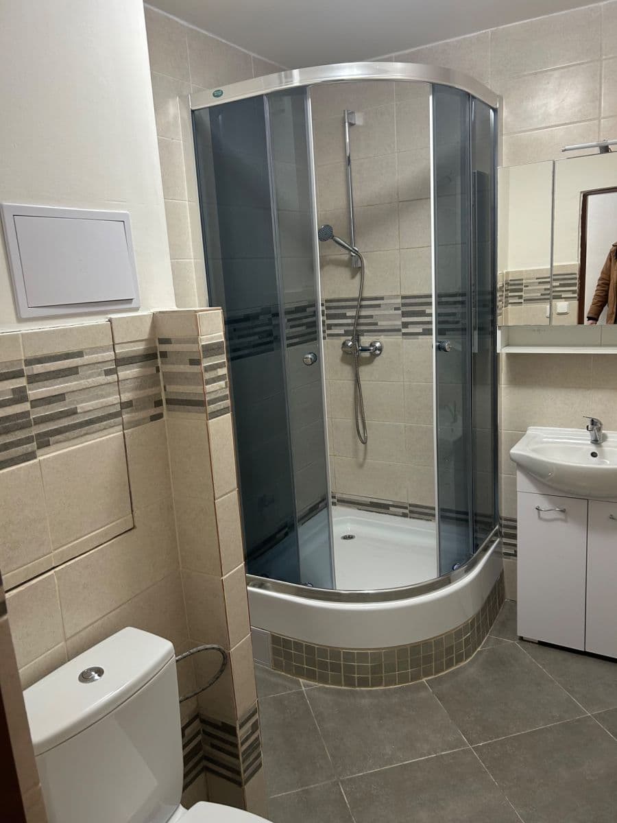 Prenájom bytu 2-izbový 54 m², C. Boudy, Třebíč, Kraj Vysočina Prenájom bytu 2-izbový 54 m², C. Boudy, Třebíč, Kraj Vysočina